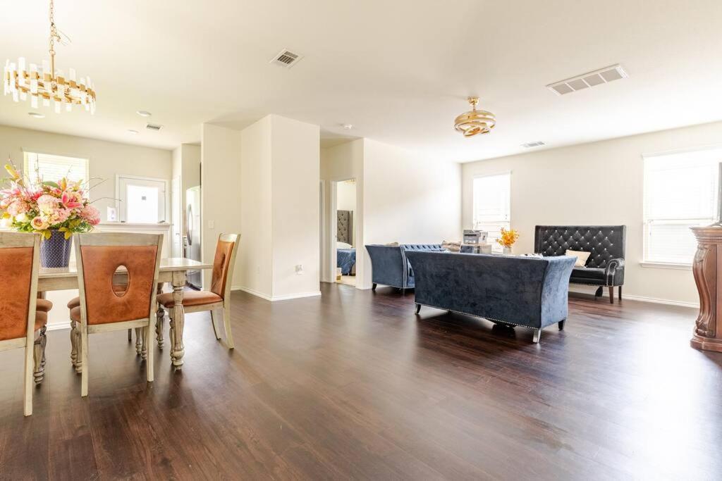 N-E-G House - Near David Wayne Hooks Airport Villa Houston Ngoại thất bức ảnh